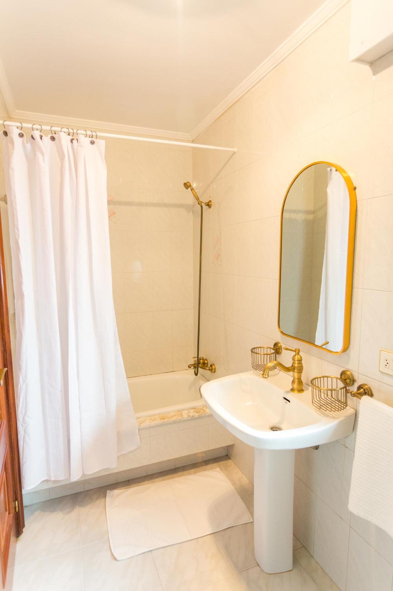 Disfruta De Melide En Este Amplio Apartamento Eksteriør billede